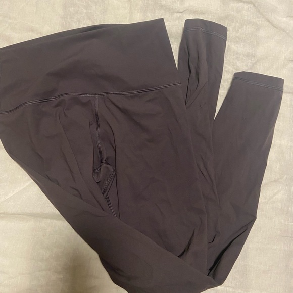 Everlane Perform Leggings - Picture 10 of 10